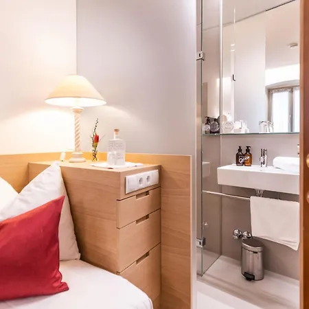 Wolf Hotell 4*